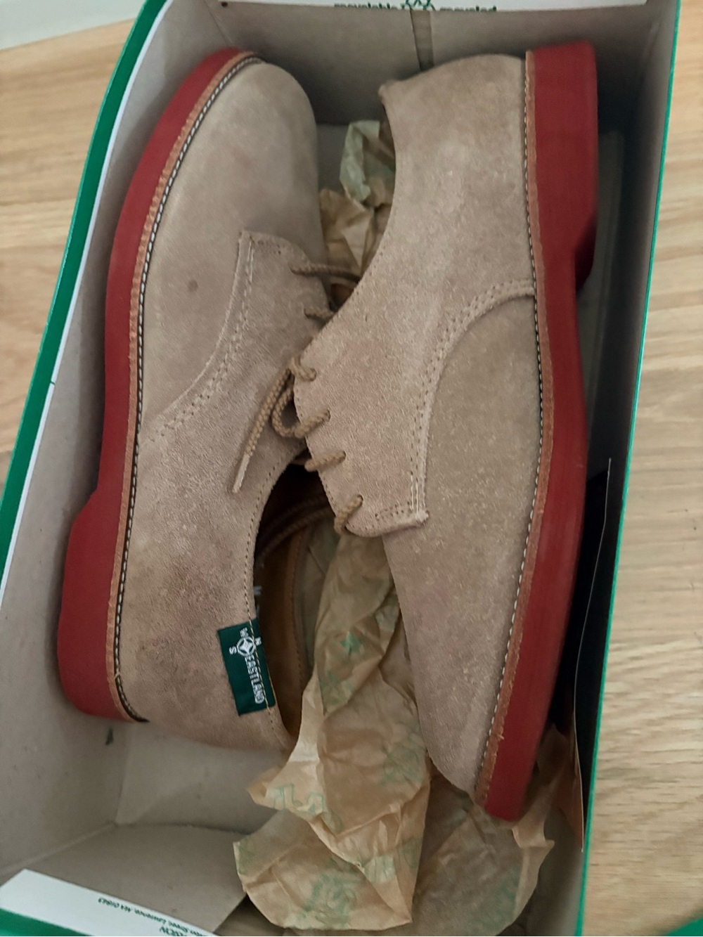 New Eastland women's Buck dogwood size 7 suede women's